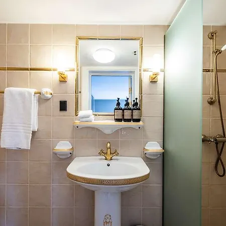 Boutique Royal Hotel *